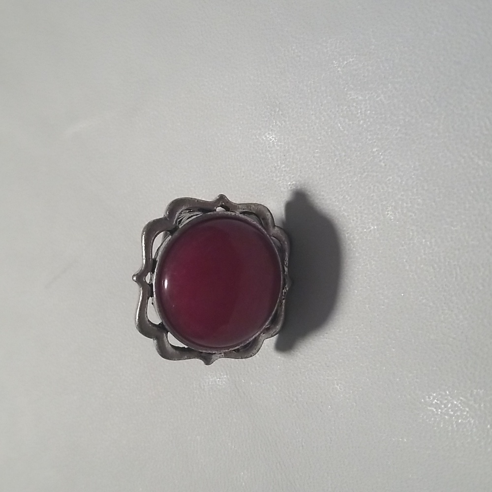 Women's Lucky Brand Simulated Red Stone & Scroll Design Silvertone Band; Size 7